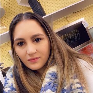 Meet your Posher, Jasmine